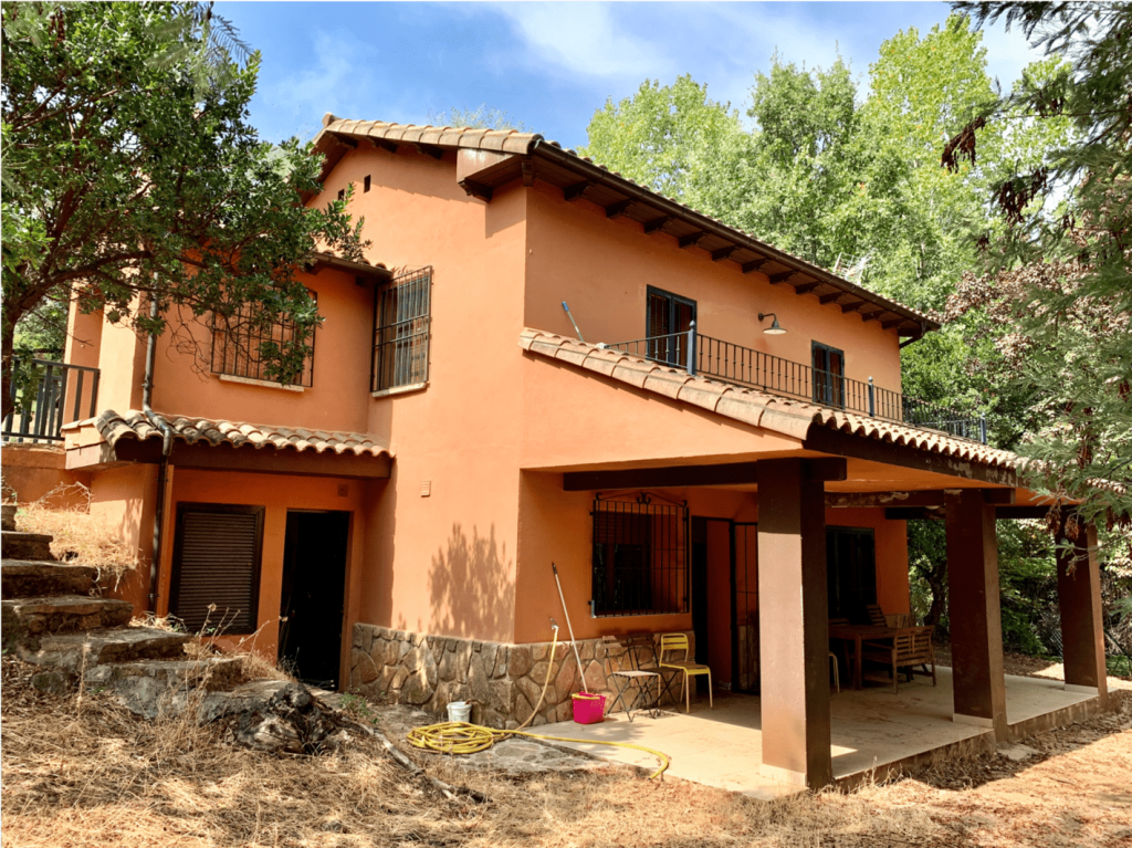 Recreational farm in Avila, in the Sierra de Gredos (south side). 5 hectares.