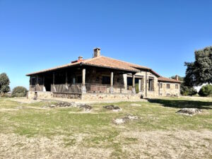 Venta de finca en la provincia de Segovia, de 7,4 hectáreas y casa de 950 m2